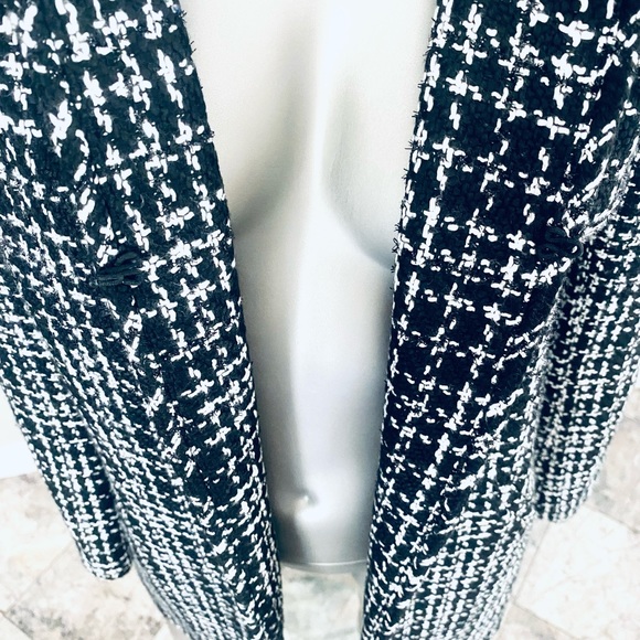 Black & White Tweed Coat - Fully Lined - Gorgeous Excellent Condition - Picture 4 of 16